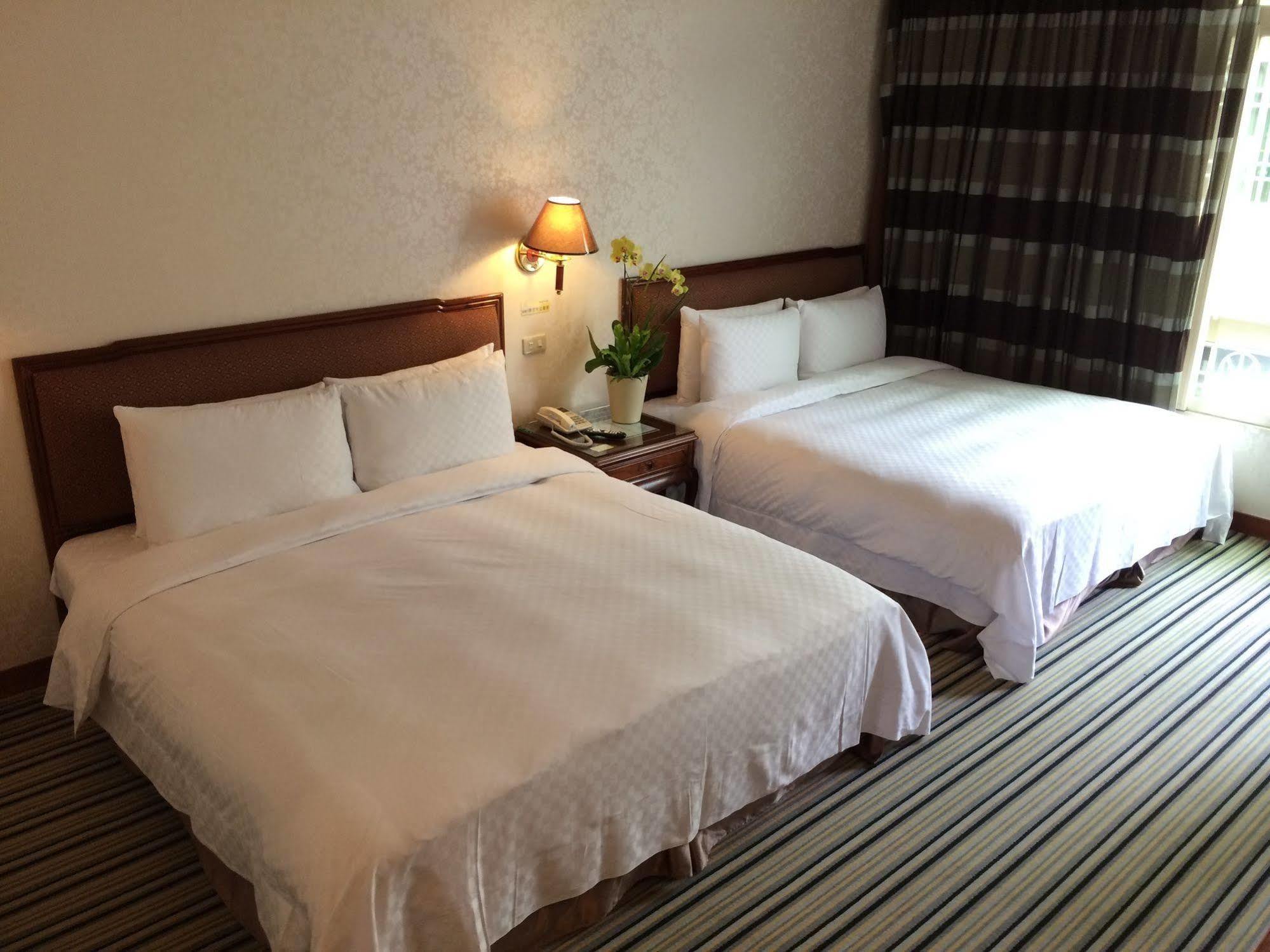Chia Shih Pao Hotel Taibao Exterior foto